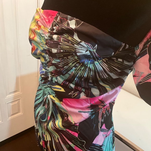NWT BEBE SEXY STRAPLESS TROPICAL SATIN TOP  w/ DROP SLEEVES😍😍😍😍😍😍 - Picture 5 of 14